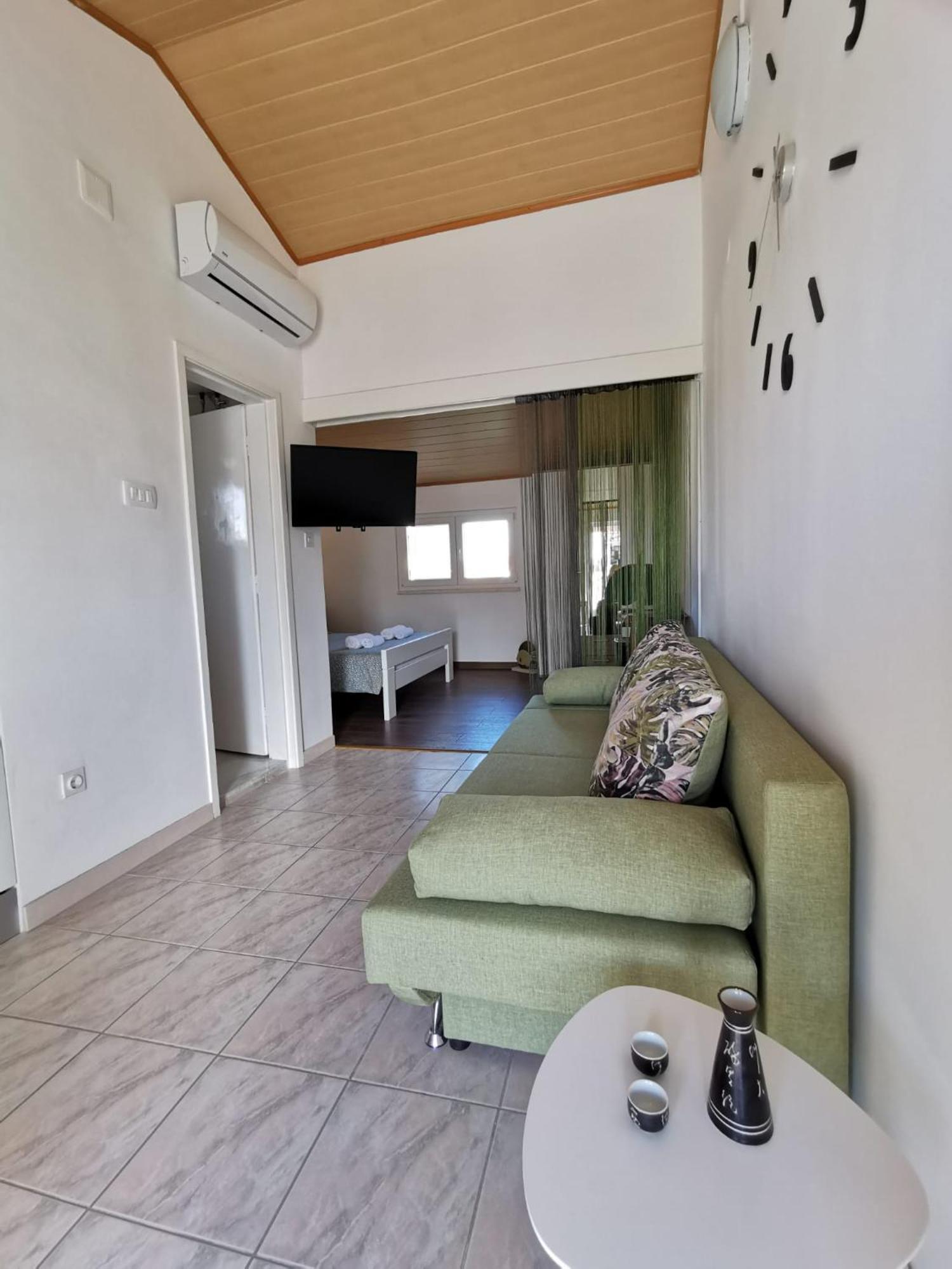 Apartmani Vana 1 Tribalj Exterior foto